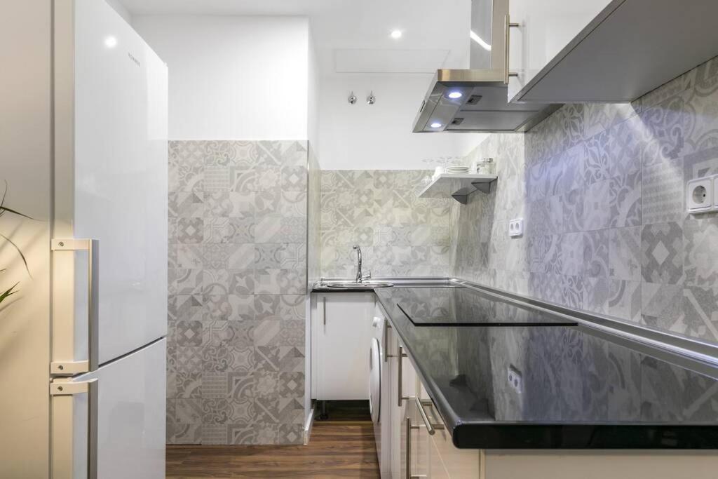 Apartamentos Plaza De Pedro Zerolo I マドリード エクステリア 写真