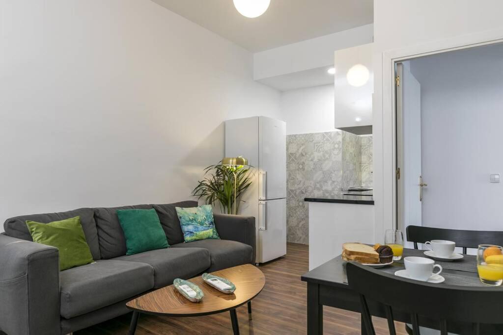 Apartamentos Plaza De Pedro Zerolo I マドリード エクステリア 写真